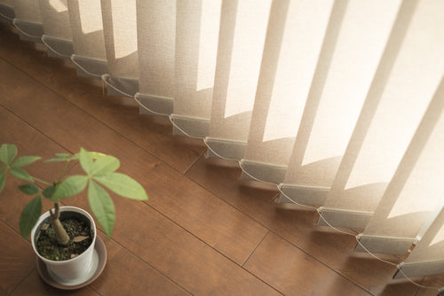 How to Choose Between Horizontal & Vertical Window Blinds for Your Home