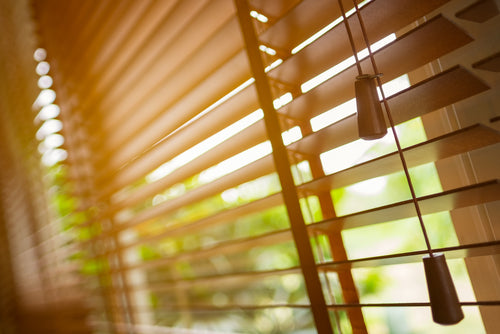 6 Tips and Tricks for Decorating with Wooden Blinds